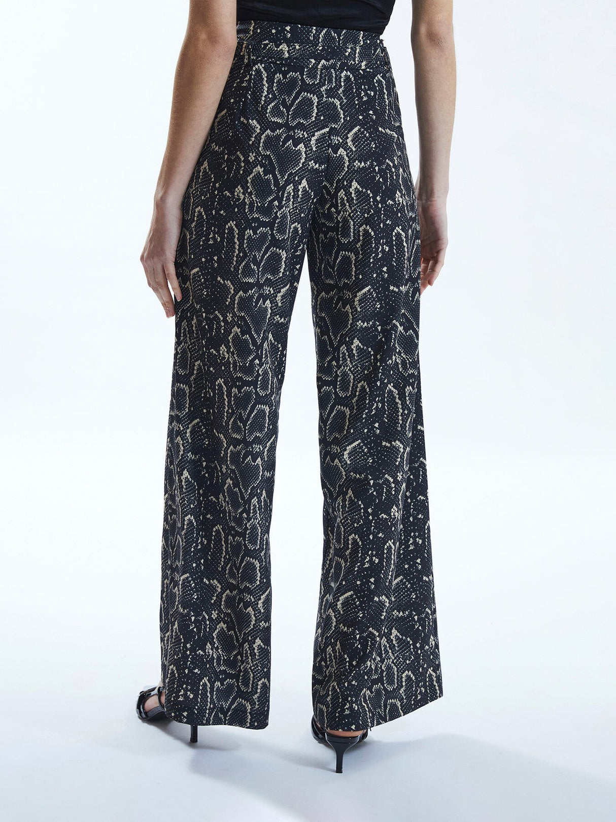 Python Print Trousers